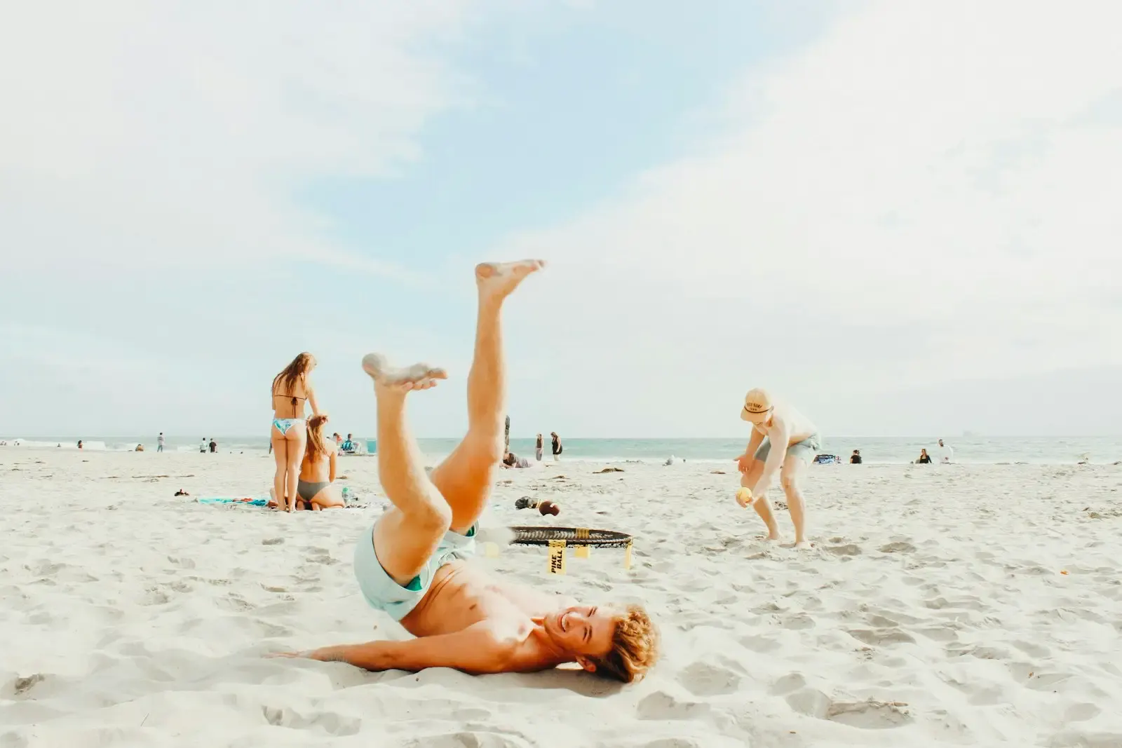 A traveler smiling on an Aruba beach